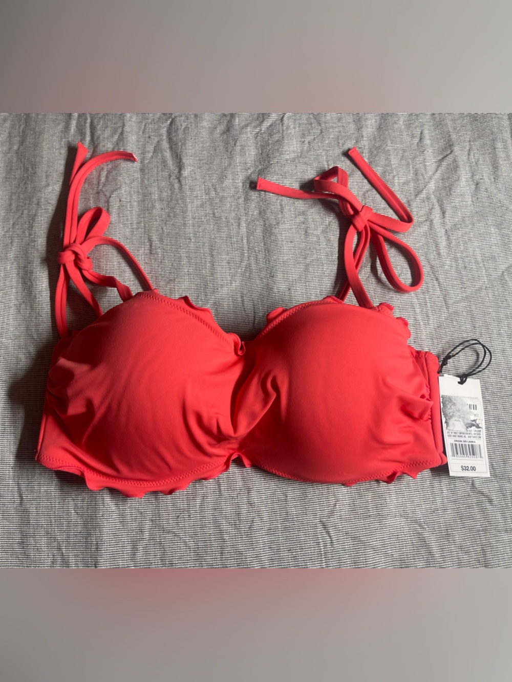 Women’s Coral Scallop-Edge Bikini Top 34C
